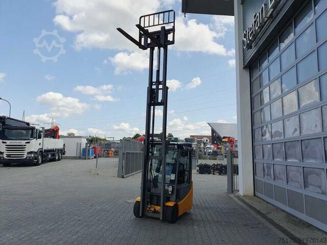 Forklift Jungheinrich EFG 215 / Triplex: 4.25m! / SS / nur 2.184h!