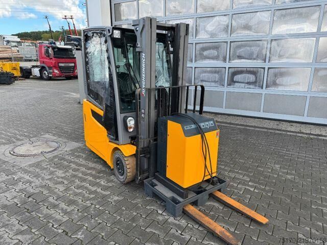 Forklift Jungheinrich EFG 215 / Triplex: 4.25m! / SS / nur 3.092h!