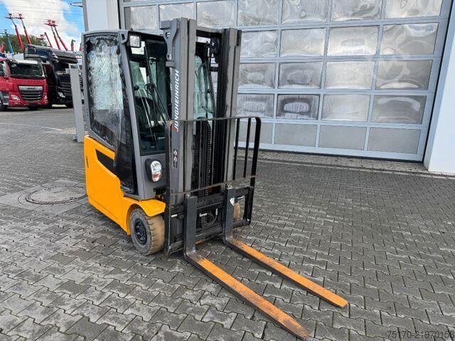 Forklift Jungheinrich EFG 215 / Triplex: 4.25m! / SS / nur 3.092h!