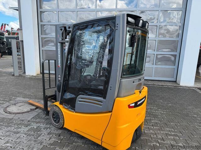 Forklift Jungheinrich EFG 215 / Triplex: 4.25m! / SS / nur 3.092h!