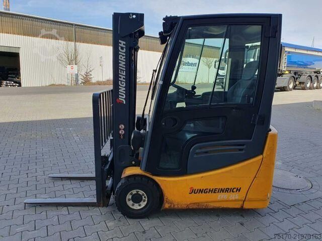 Forklift Jungheinrich EFG 215 / Triplex: 4.35m! / SS / nur 2.054h!