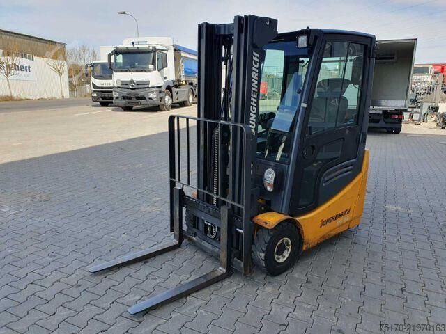 Forklift Jungheinrich EFG 215 / Triplex: 4.35m! / SS / nur 2.054h!