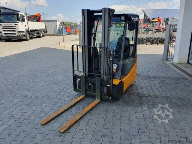 Forklift Jungheinrich EFG 215 / Triplex: 4.25m! / SS / nur 3.488h!