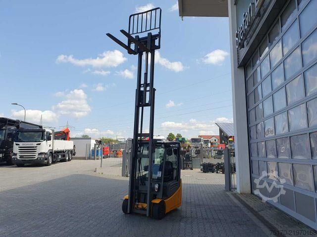Forklift Jungheinrich EFG 215 / Triplex: 4.25m! / SS / nur 3.488h!