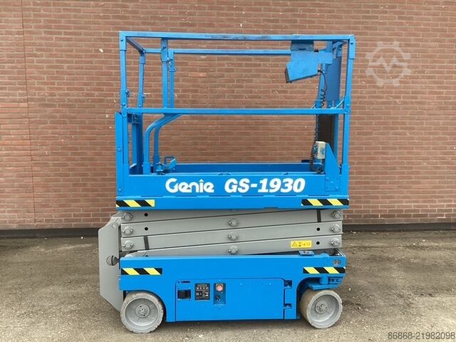 Used scissor lift Genie GS1930 (2018, new batteries) GENIE GS1930