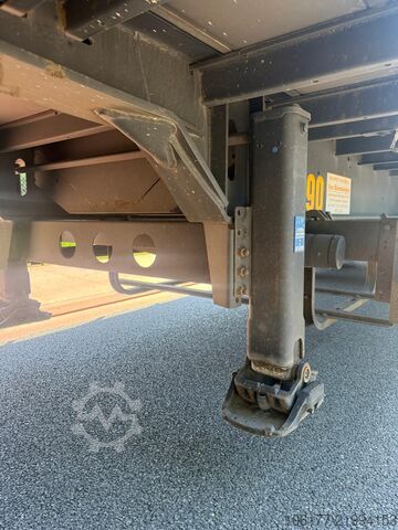 Sliding tarpaulins Kögel S24