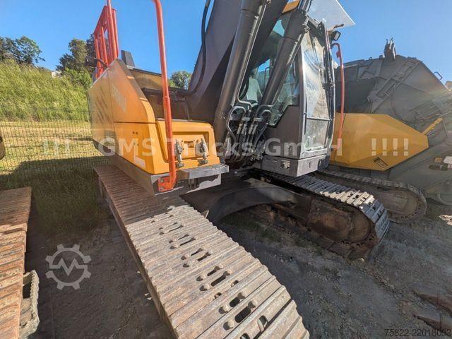 Chain excavator VOLVO EC 220 / SW + 2 Löffel