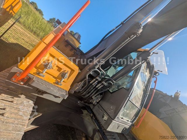 Chain excavator VOLVO EC 220 / SW + 2 Löffel