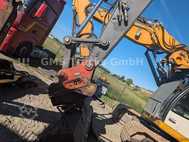 Chain excavator VOLVO EC 220 / SW + 2 Löffel