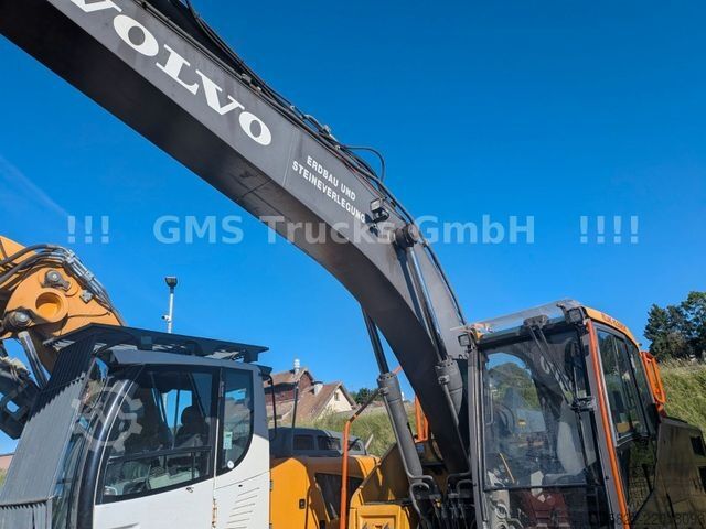 Chain excavator VOLVO EC 220 / SW + 2 Löffel