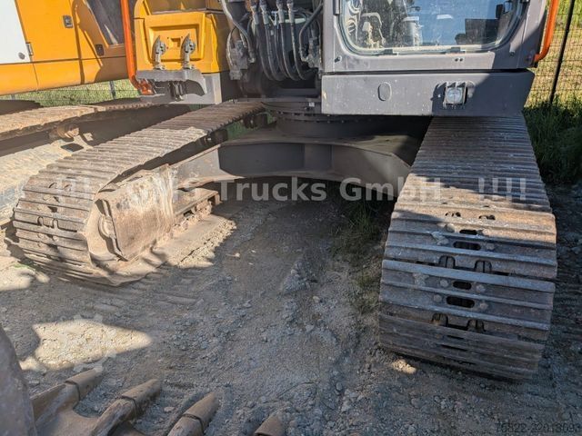 Chain excavator VOLVO EC 220 / SW + 2 Löffel