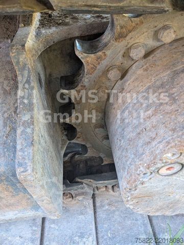 Chain excavator VOLVO EC 220 / SW + 2 Löffel