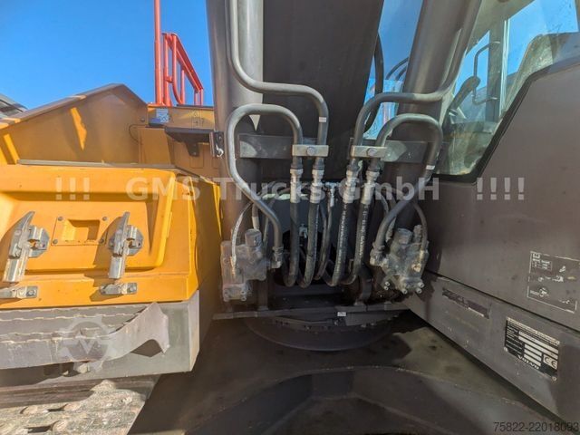 Chain excavator VOLVO EC 220 / SW + 2 Löffel