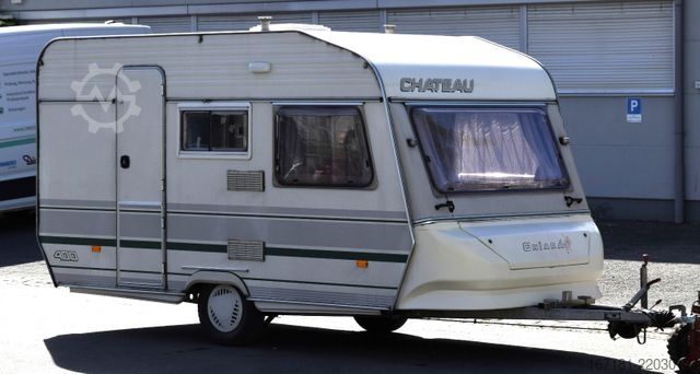 Wohnwagen CHATEAU Chiara 400 mit Vorzelt
