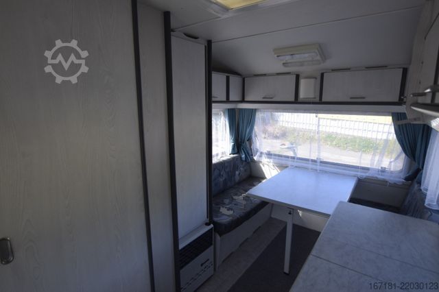 Wohnwagen CHATEAU Chiara 400 mit Vorzelt