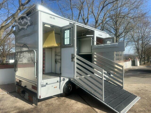 Livestock transporter Mercedes-Benz Atego 818 Böckmann 2-3 Pferde