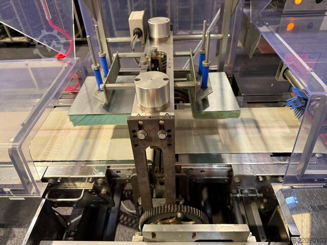 Flow wrapper Fuji Packaging / Loma Systems Complete FW3410CX Packing Line