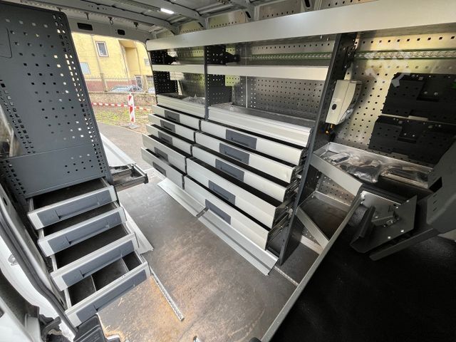 High top van VOLKSWAGEN CRAFTER 2.0 TDI BOTT REGALS. STANDHZG. NAVI PDC