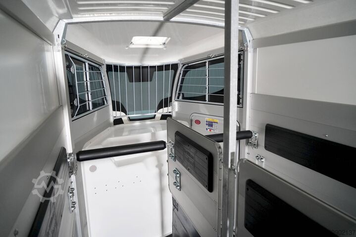 Pferdeanhänger Ifor Williams HBX 506 | SCHWARZ+SATTELKAMMER +POLSTER + 3.BREMSLEUCHTE