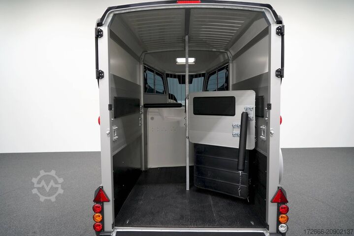 Pferdeanhänger Ifor Williams HBX 506 | SCHWARZ+SATTELKAMMER +POLSTER + 3.BREMSLEUCHTE