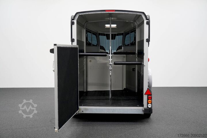 Pferdeanhänger Ifor Williams HBX 506 | SCHWARZ+SATTELKAMMER +POLSTER + 3.BREMSLEUCHTE