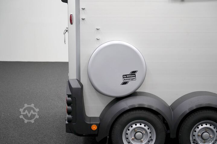 Pferdeanhänger Ifor Williams HBX 506 | SCHWARZ+SATTELKAMMER +POLSTER + 3.BREMSLEUCHTE