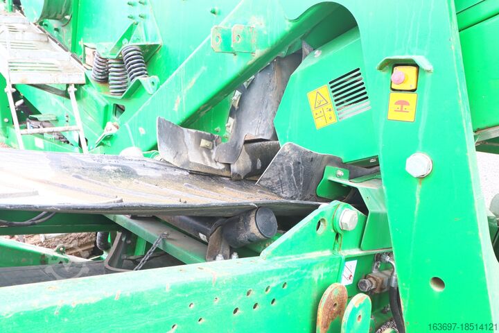 Screening plant Mc Closkey R 155