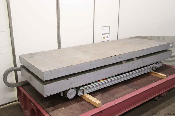 Scissor lift table with weighing unit LAWECO Traglast 2000 kg  4000 x 1420 mm