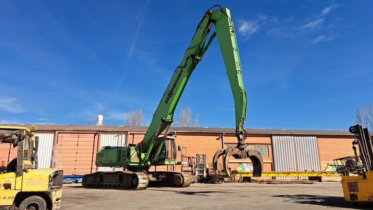 Material Handling Excavator Sennebogen 850R with hydraulic rotating grapple