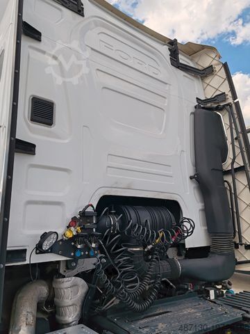 Standard tractor unit FORD F-MAX 500