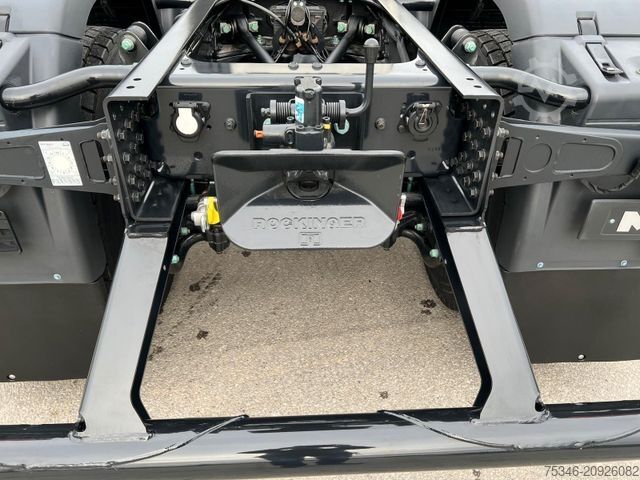 Standard tractor unit MAN TGS 33.510 BB 6x4 FG/RS 3,30m/59 to./NA/AHK/Neu