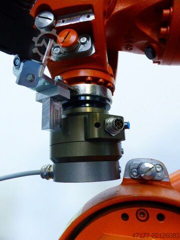 Robot with control unit and smartPAD Kuka VKR 16-2 R1610 + VKRC4-SC5
