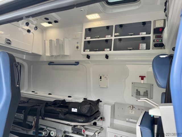Fire truck VOLKSWAGEN VW T6, 2.0 TDI, Blutbox, Trage und Sessel.