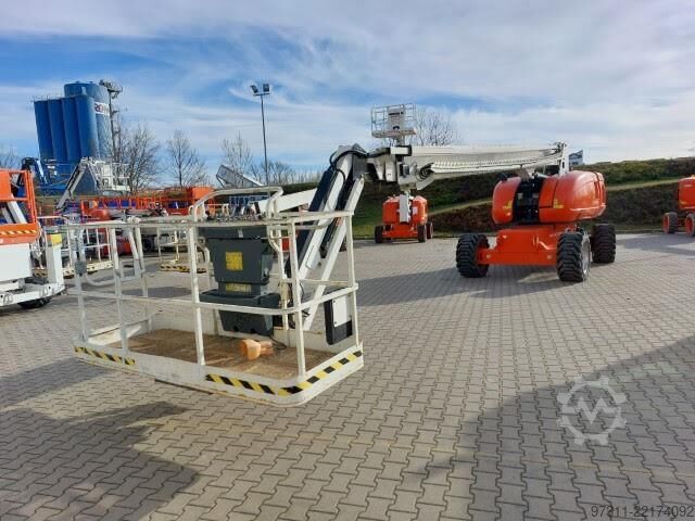 Telescopic boom lift JLG 860SJ
