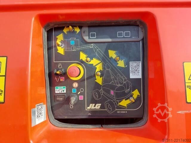 Telescopic boom lift JLG 860SJ