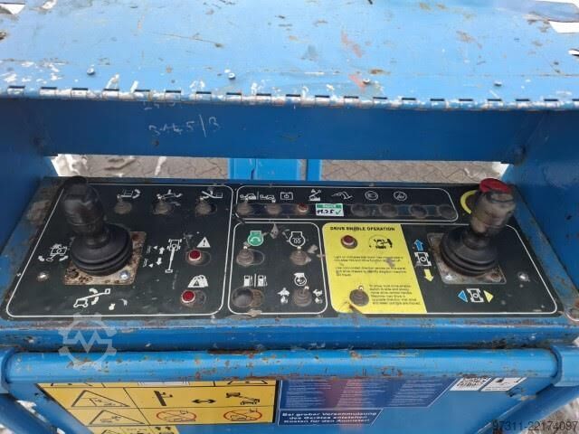 Teleskopbühne Genie S-85