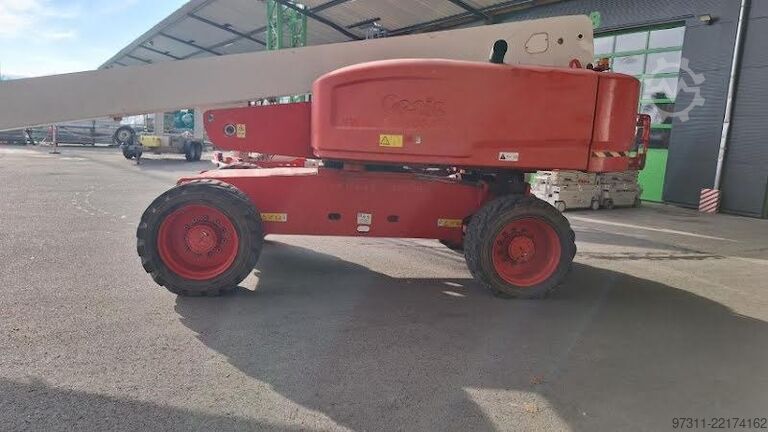 Teleskopbühne Genie S-85