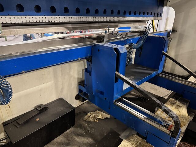 Press brake TRUMPF TrumaBend V320