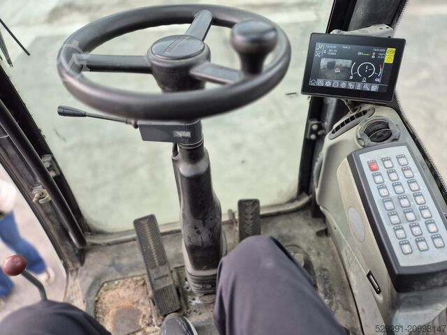 Material handler LIEBHERR LH30M