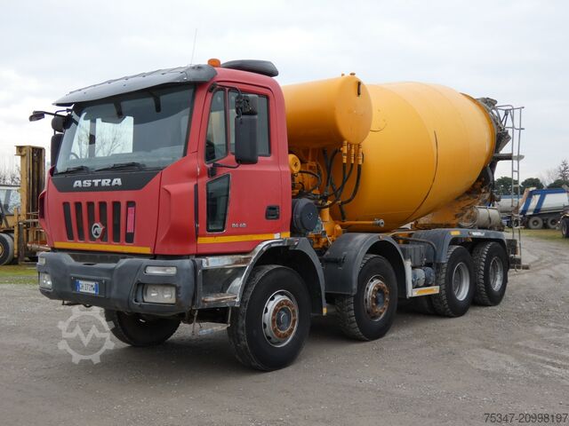 Concrete mixer truck Astra HD8 8448
