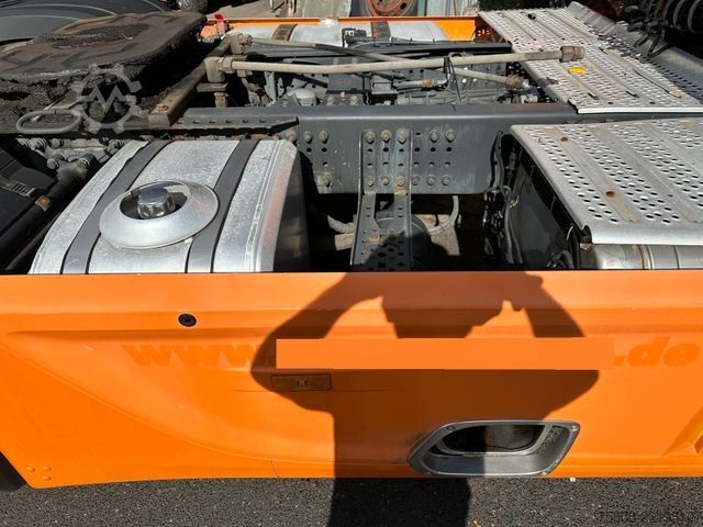 Standard tractor unit MERCEDES-BENZ Actros 1845 Nebenantrieb Schubbodenhydraulik ACC