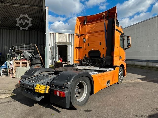 Standard tractor unit MERCEDES-BENZ Actros 1845 Nebenantrieb Schubbodenhydraulik ACC