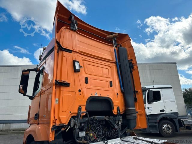 Standard tractor unit MERCEDES-BENZ Actros 1845 Nebenantrieb Schubbodenhydraulik ACC