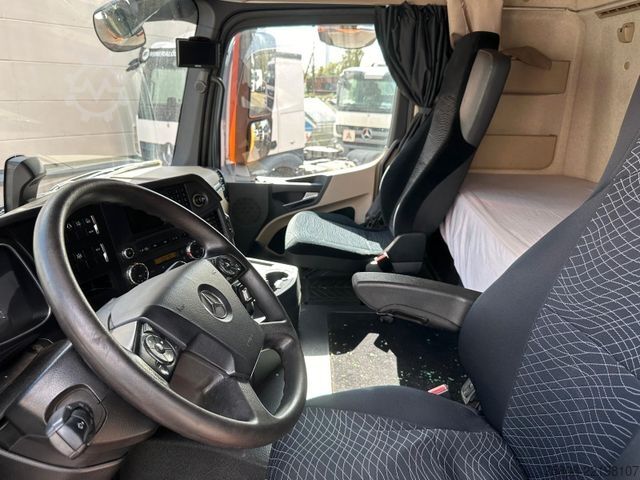 Standard tractor unit MERCEDES-BENZ Actros 1845 Nebenantrieb Schubbodenhydraulik ACC