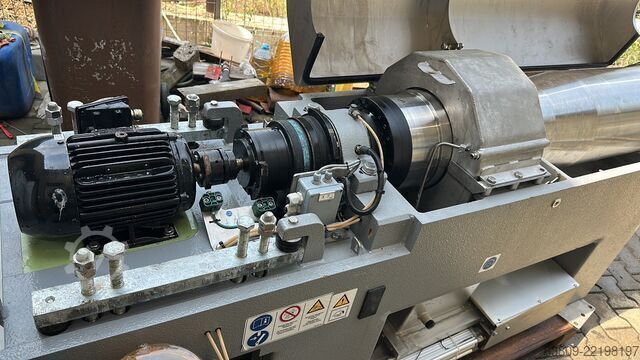 DECANTER centrifuge separator GEA Westfalia OCE 305-01-32