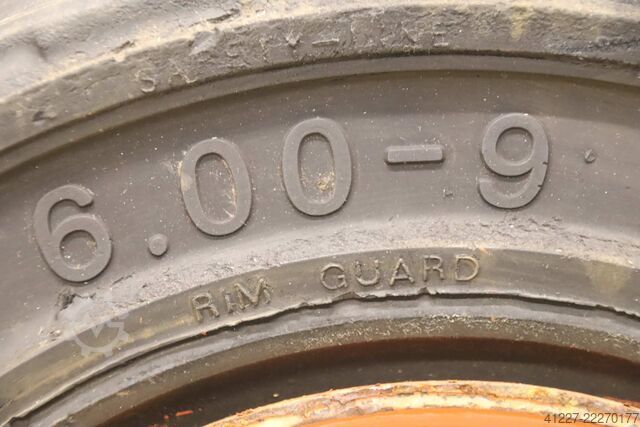 Solid rubber tires, 2 pieces Solideal Magnum 6.00-9