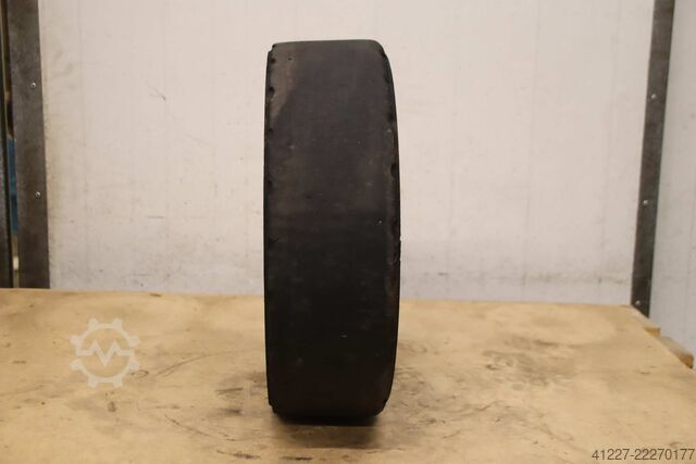 Solid rubber tires, 2 pieces Solideal Magnum 6.00-9
