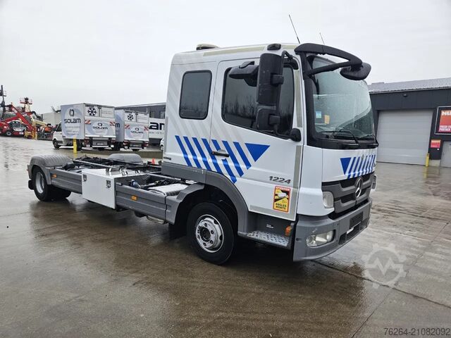 Chassis with cab Mercedes-Benz Atego 1224 Chassis cabine PTO(2)