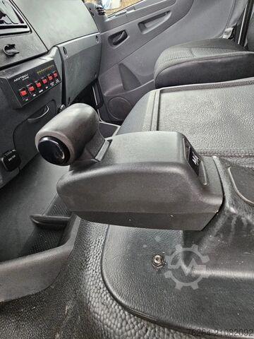 Chassis with cab Mercedes-Benz Atego 1224 Chassis cabine PTO(2)