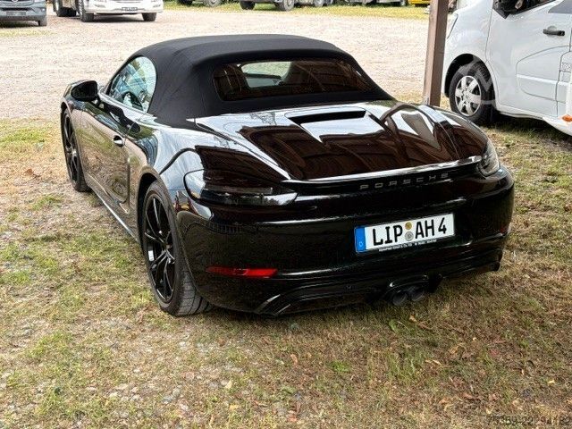 Van PORSCHE 718 Boxster